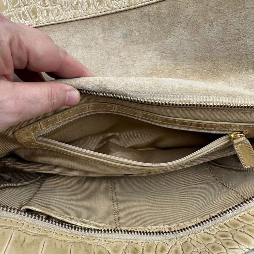 Saks Fifth Avenue Blonde Croc Envelope Clutch Purse Wrist Strap Suede Lining‎